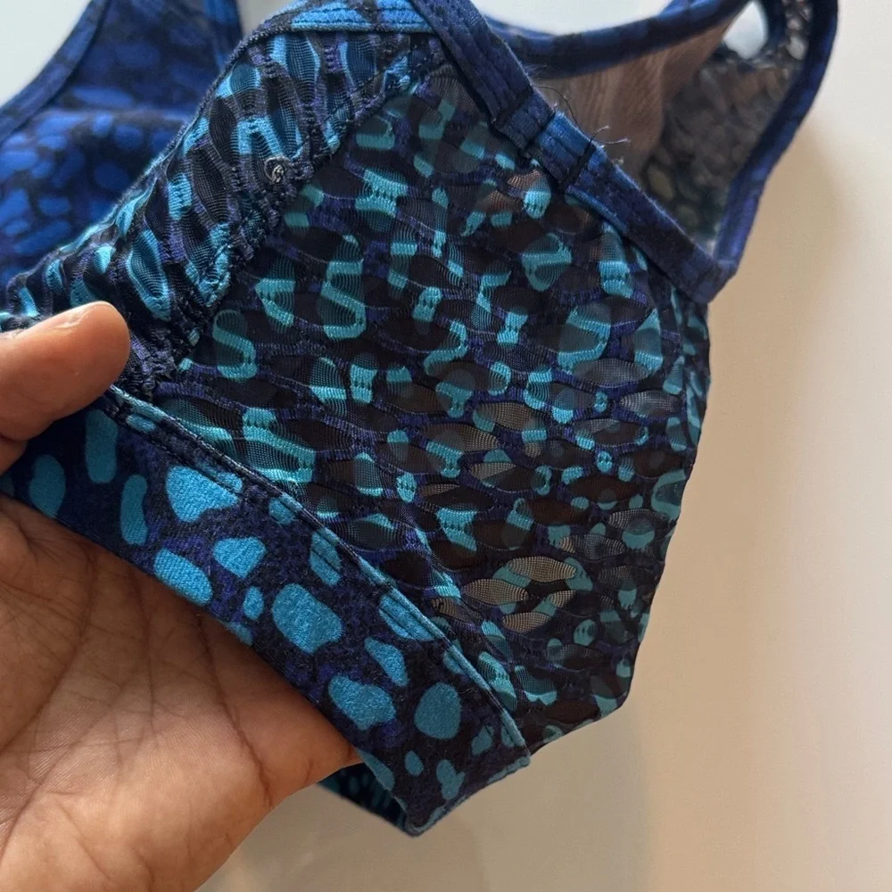 WITH Peloton Wild Kite high neck sport bra 2.0 blue size M - Picture 8 of 9